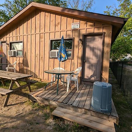 Tiny Wood Cottage 17 Wasaga Beach Exterior photo