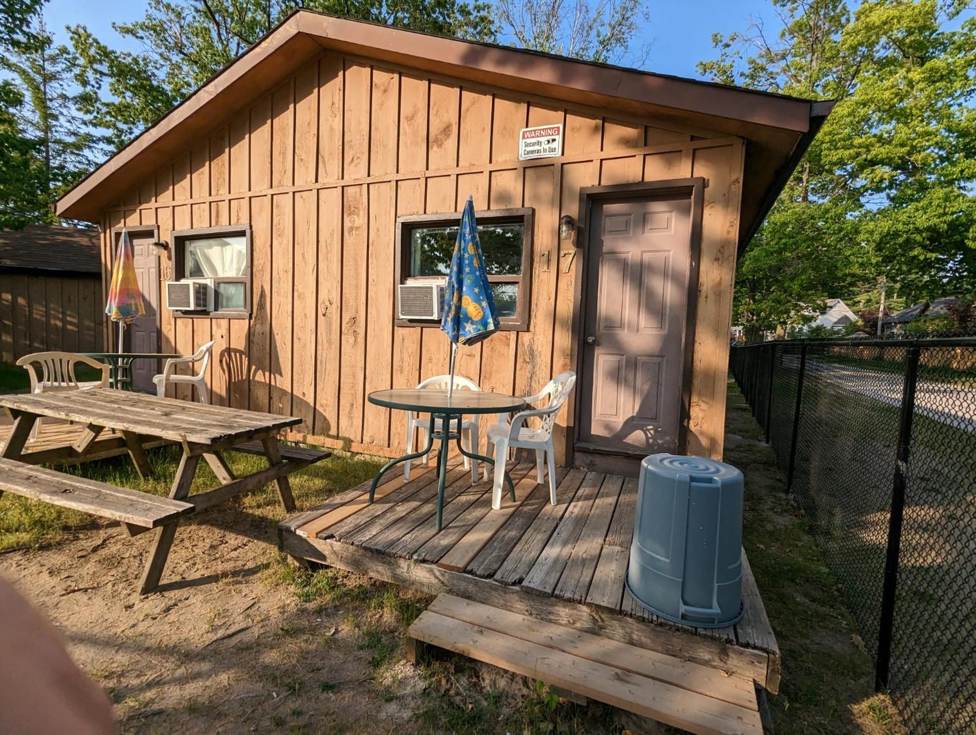 Tiny Wood Cottage 17 Wasaga Beach Exterior photo